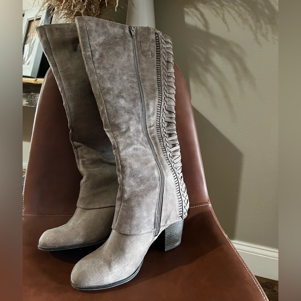 Fergalicious Healed Boot 9.5 NWOT